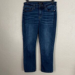Judy Blue Mid Rise Capri Stretch Jean Medium Wash 7/28